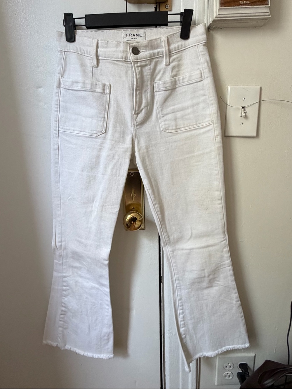Frame Denim White Denim Cropped Jeans with Patch Pockets